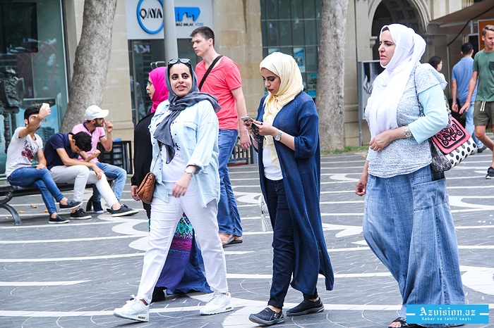 Число арабских туристов в Баку заметно снизилось